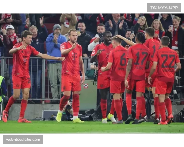 凯恩替补登场完成帽子戏法，拜仁5-0大胜斯图加特。